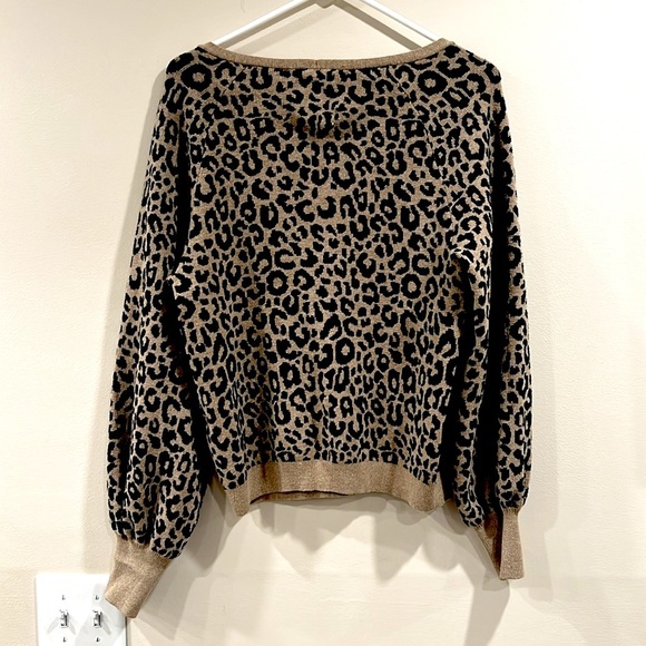 🔥Abercrombie & Fitch Leopard Print Sweater🔥 - Picture 2 of 6